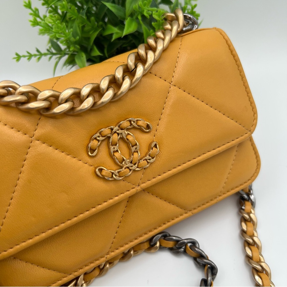 Chanel 19 Wallet On Chain Lambskin mustard yellow shoulder bag❤️ - Picture 2 of 13